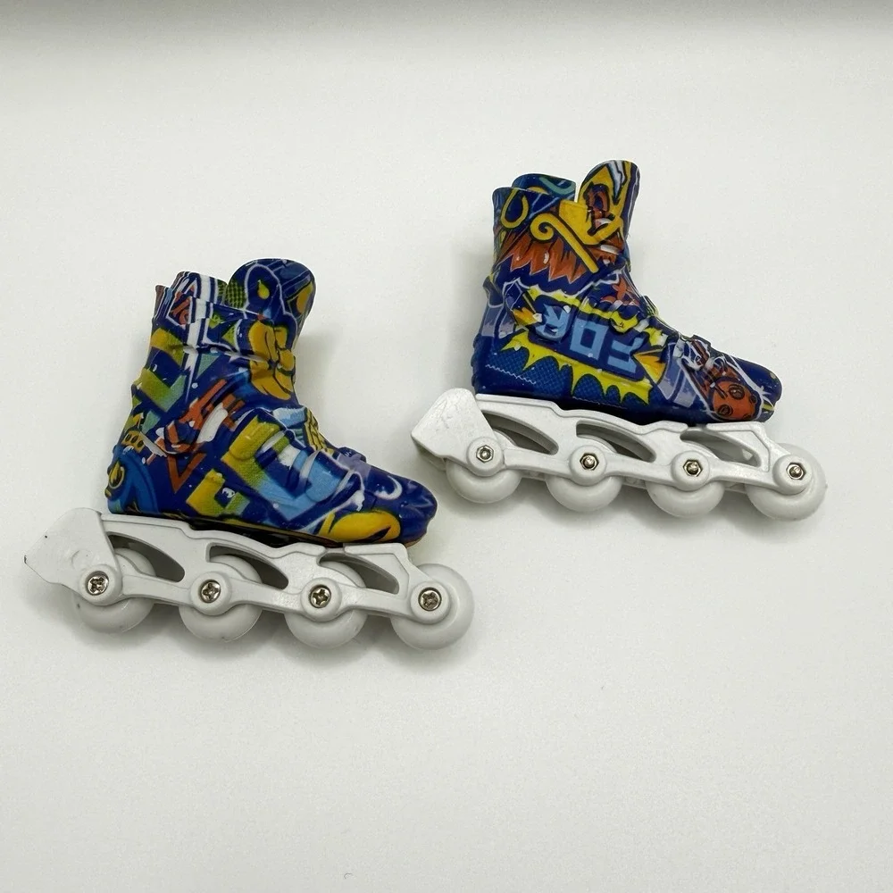 1‎ Pair Mini Finger Shoes Cool Mini Skate Shoes Mini Finger Roller Skates